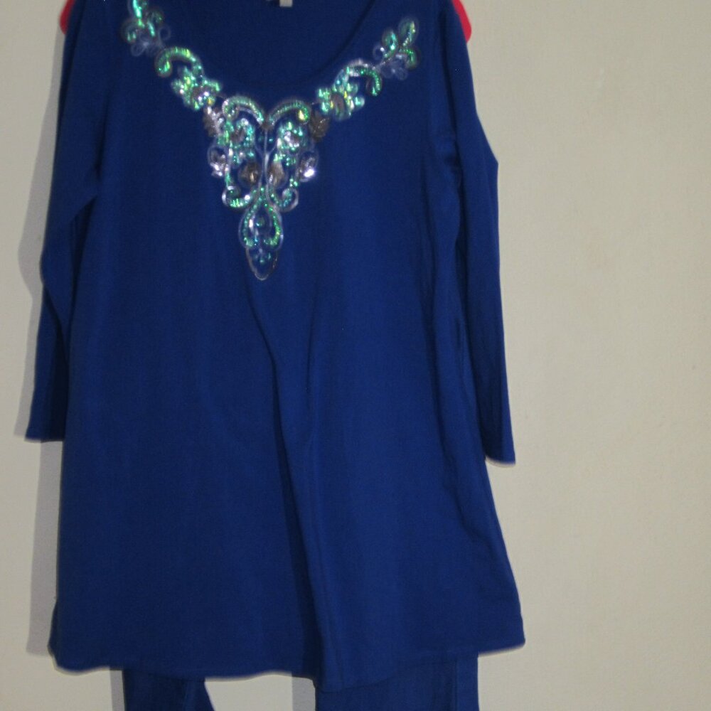 DG2 Royal Blue 3/4 Sleeved Tunic Top in Medium with Bootcut Jeans Size Eight